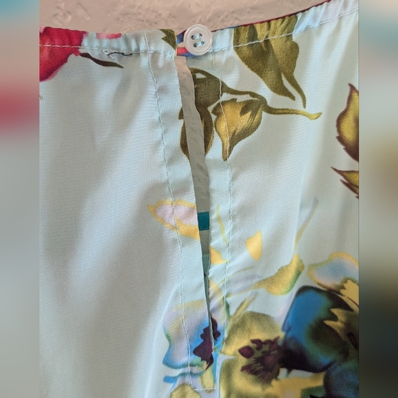 Jennifer & Grace Floral Sleeveless Top - Multicolor - Picture 3 of 7